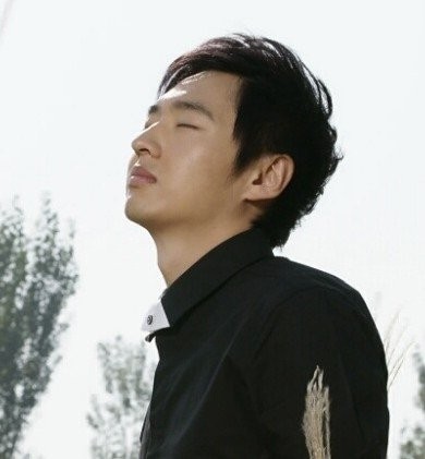 姜洋回应选秀包养门后悔参加选秀庆幸未被污染