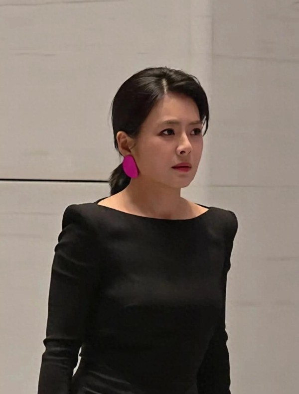 东方卫视美女主持陈辰,背景雄厚,无数男人心动,爱情让人羡慕