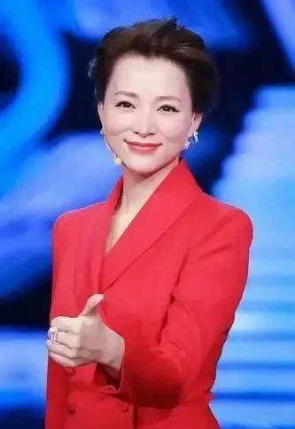 董卿成为电视主持人的原因,成功要养成好的习惯