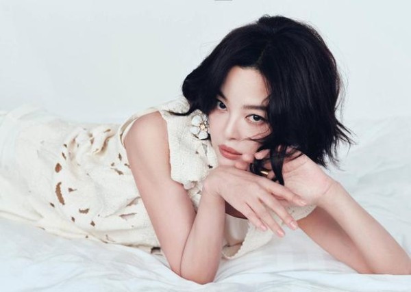 辛芷蕾皮肤白皙,保养有方。