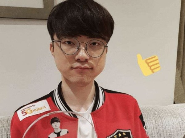 电竞史上17岁走位成神的职业选手，UZI不是唯一，RNG被他秀翻多次