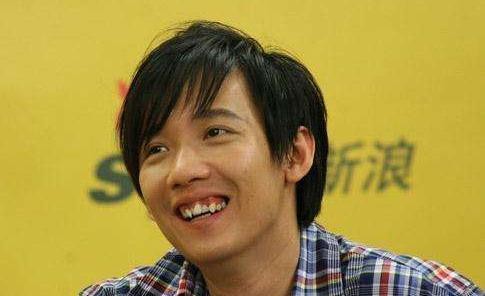 音乐才子借百万巨款整容，未料爱情事业双惨败，负债累累无人问津