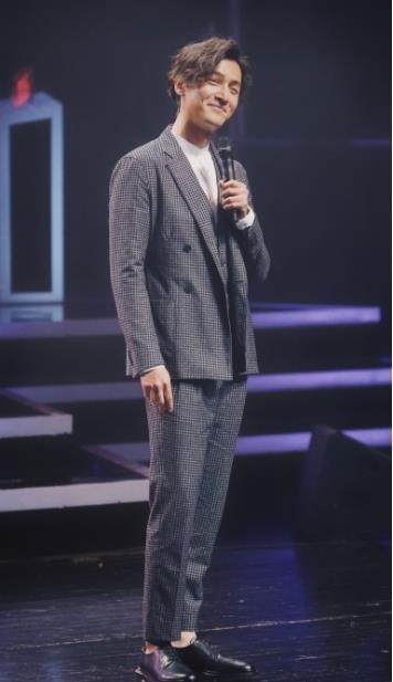 被称男版玛丽莲梦露？“猫王”鬓角超抢镜！见过这样的胡歌？