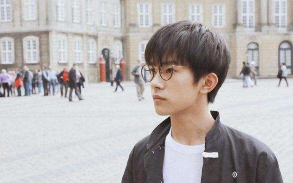 2000年出生的10位明星，认识王源不足为奇，超过7位封大神！