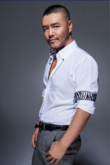 搜狐时尚独家采访 顶级大腕们的最爱设计师张帅