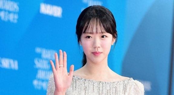 韩国女星健身房锻炼,自夸身材佳却不穿紧身裤,原因曝光