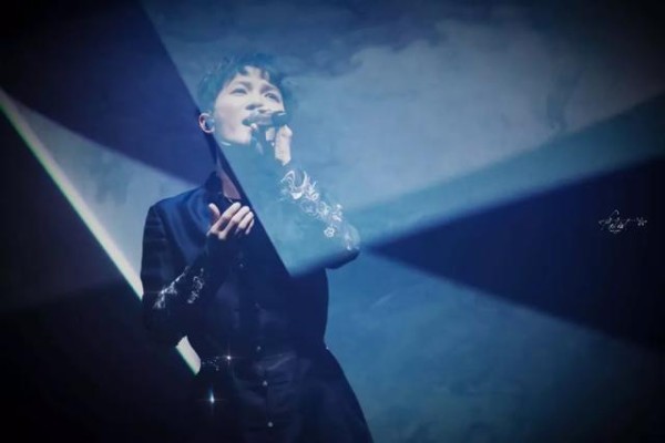 “歌坛再萧条10倍，照样没人能抢走周深的饭碗！”