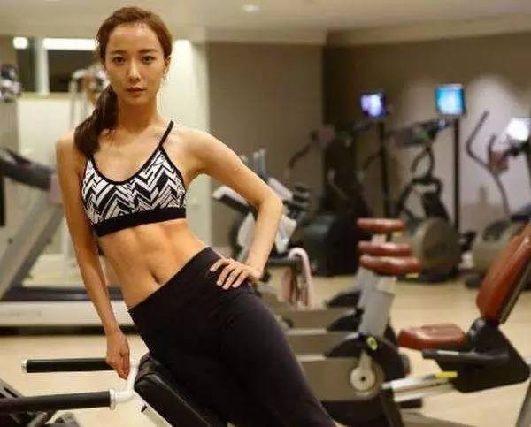 全民“炫富”2.0模式开启!超模明星AB线迎来新视觉!