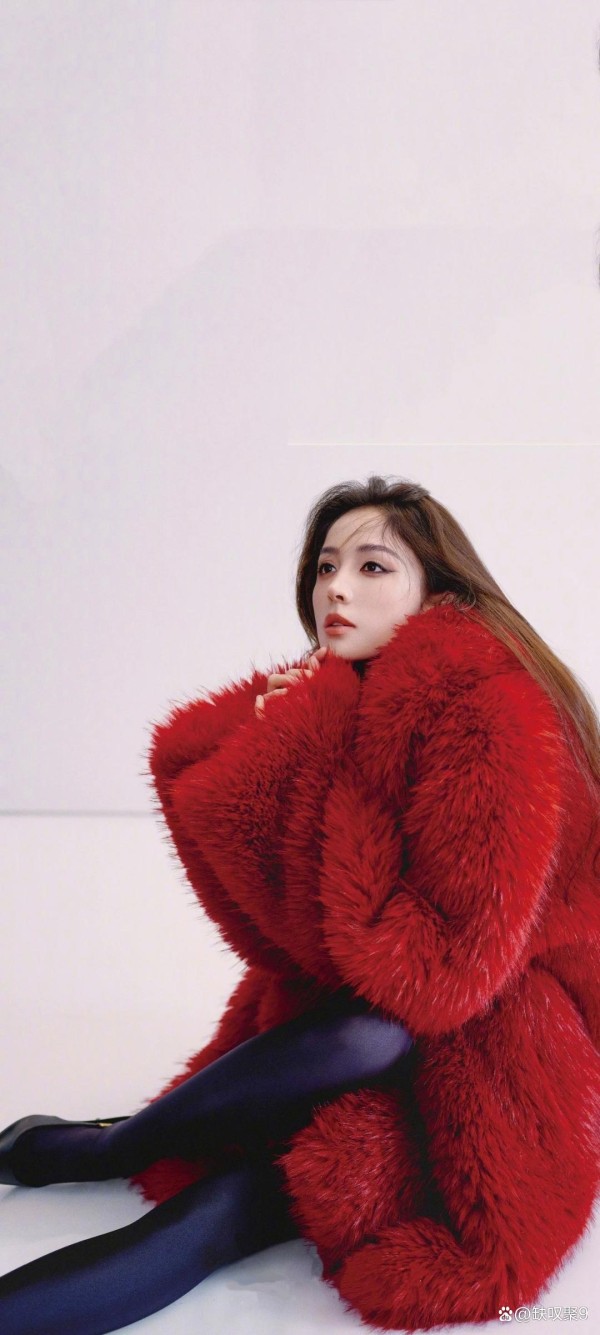 炸翻内娱！娜扎前经纪人直播爆料：90% 顶流全是资本木偶，艺人连剧本都没得选