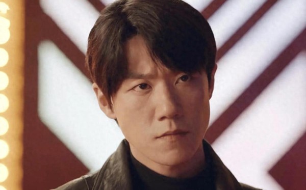 娱乐圈这块遮羞布被人扯掉了：那些让你哭到崩溃的“真实故事”，背后藏着一条你想不到的灰色产业链