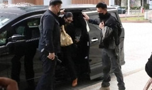 张柏芝法庭首证瘦影背后明星与经纪人的信任账单风险与教训