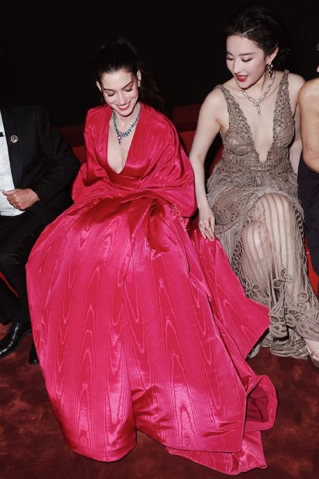 宝格丽此次发布会汇聚多位明星同框，对品牌形象有何提升？