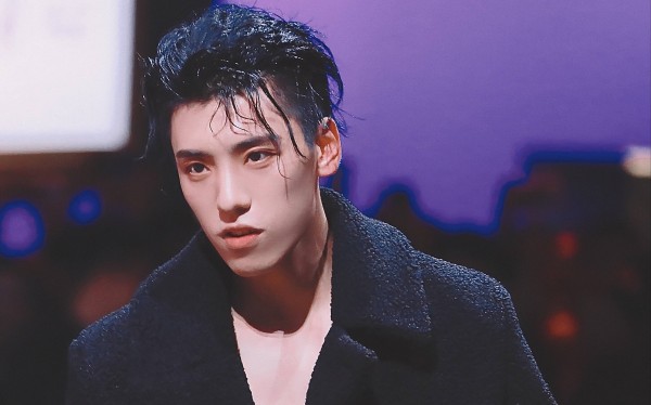 王子异新造型太颠覆！网友：不说名字根本认不出