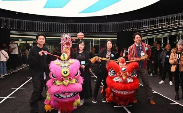 看似低调的洪天明，其实把健身家庭变成品牌亮点