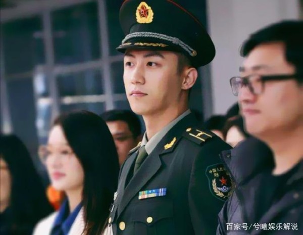 黄景瑜、李沁拍摄花絮：抱起来转圈圈，隔着屏幕都觉得尴尬