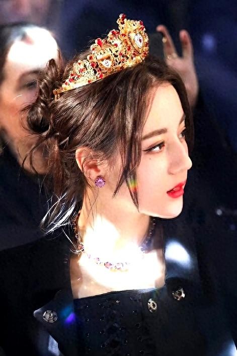 事做太过了，易易紫提女星迪丽热巴“私情”，捅破了内娱的“遮羞布”