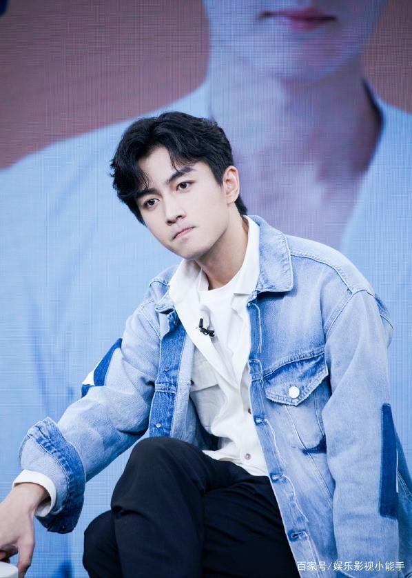 陈晓袁姗姗打电话，谁料袁姗姗直接撒娇，赵丽颖赶紧打圆场