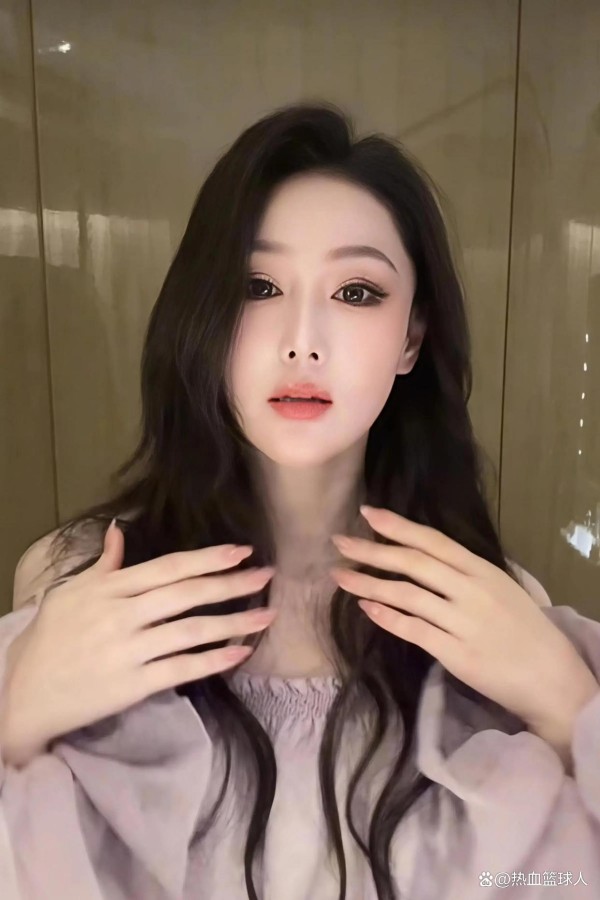 张馨予不玩套路，摆脱戏剧圈标签，晒广西游健身美甲全纪录粉丝酸甜两重天，明星生活究竟真实还是秀给谁看