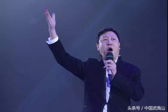 著名歌星韩磊在武夷山发布新歌 “乐坛常青树”付笛声任静夫妇现场助阵