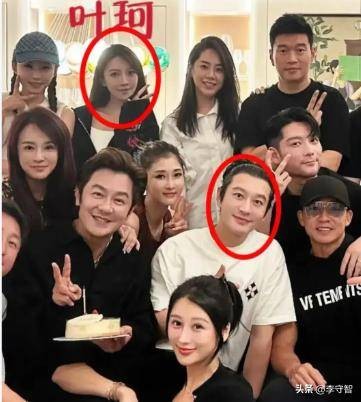 黄晓明签约艺人眼睛大,撞脸暗恋女神、杨颖叶珂和佟丽娅却四不像