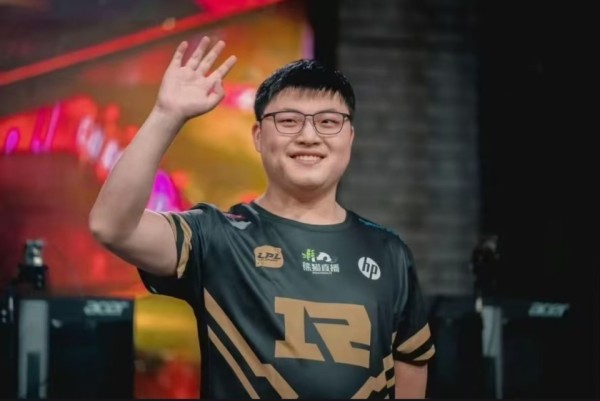 LPL传来一个坏消息，恋恋红茶爆料IG战队最终阵容：没有Theshy