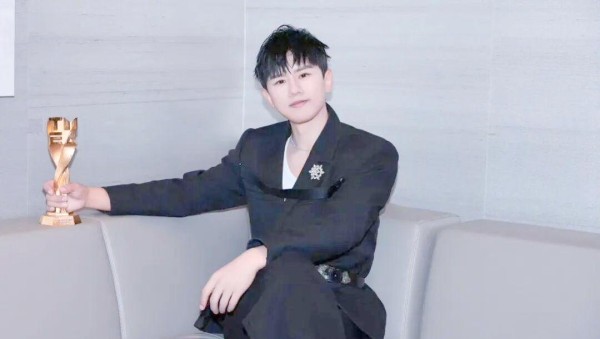 张杰荣获年度最佳男歌手，音乐成就与未来展望