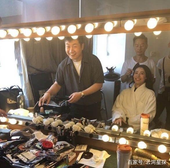 梁洛施和李泽楷新欢纷纷在社交平台上晒照引起网友热议