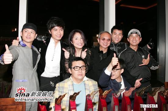 图文：2005叱咤乐坛流行榜庆功会-获奖歌手合影