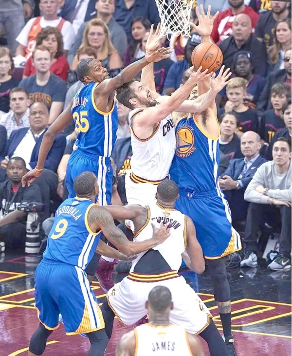 体育赛事精彩瞬间回顾：未能错过的经典时刻