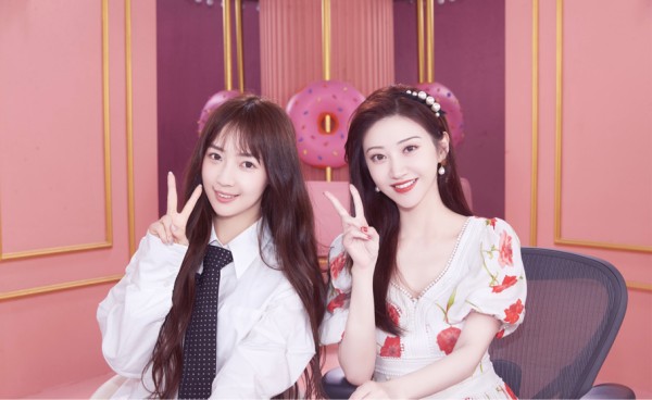 凭借绯闻被大家认识，参加选秀让人刮目相看，她又收割了路人缘