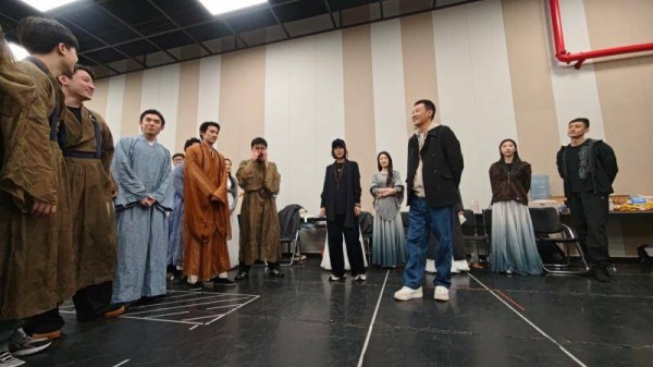 探班《青蛇》，辛柏青“回家”