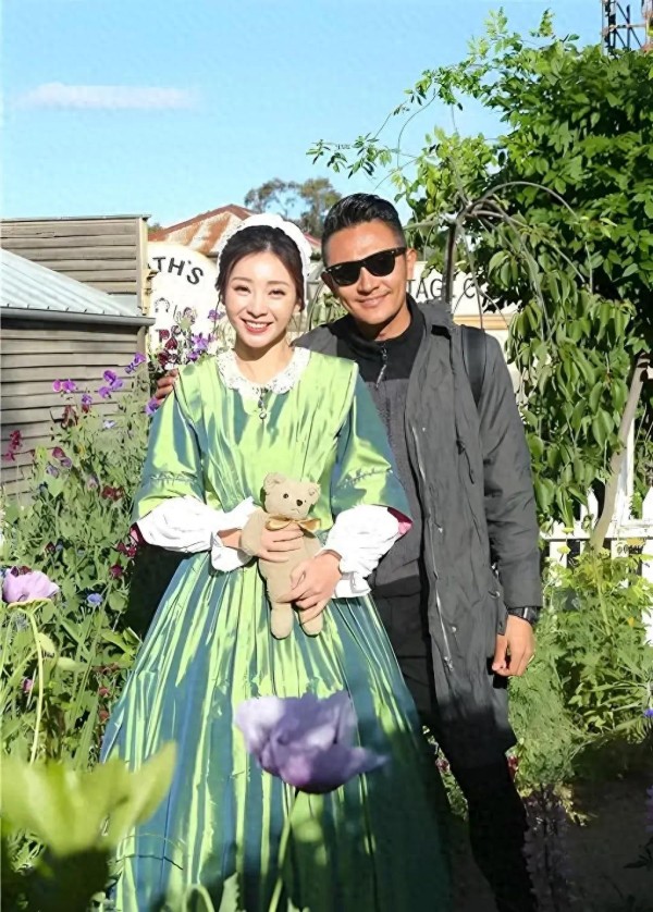 柳岩印小天见家长!爱情将至?娱乐圈新爆点来袭