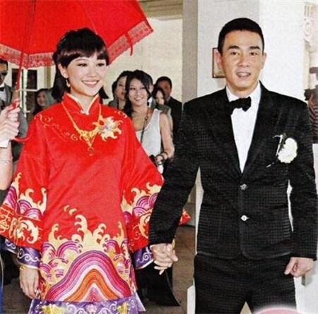 明星婚礼都爱中式礼服 最漂亮的要数她！