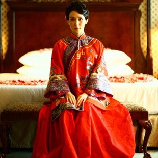 明星婚礼都爱中式礼服 最漂亮的要数她！