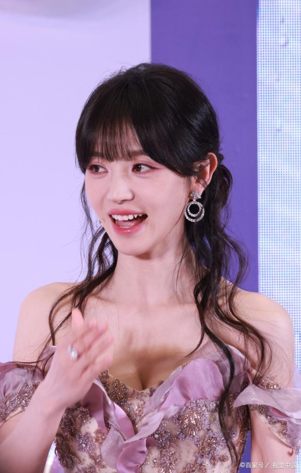 田曦薇盛典“偷跑”真相：明星背后的专业调度艺术