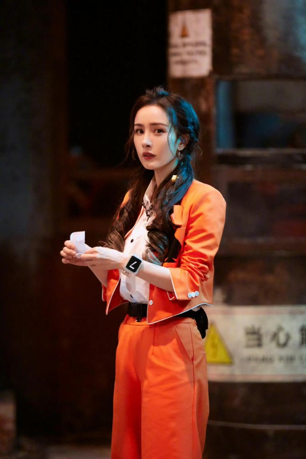 杨幂“人间清醒”爆火背后：戳中多少职场女性的生存痛点？