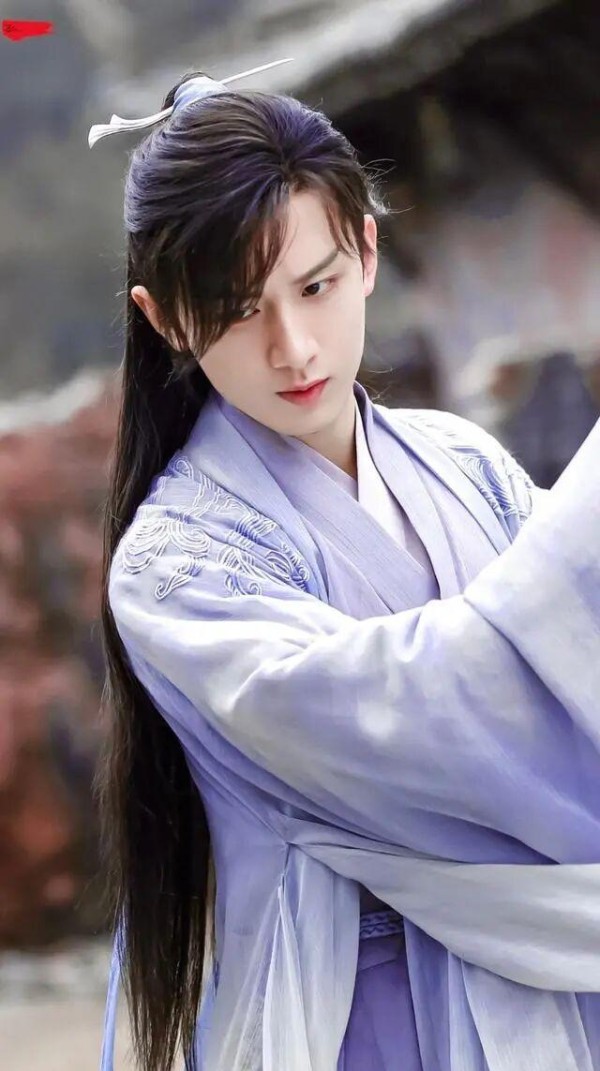 流量明星情感挑战与欢瑞公司策略解析