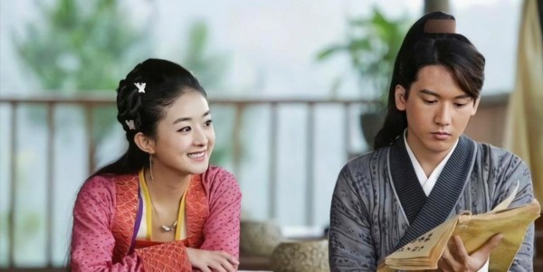 赵丽颖生日宴上的三位老朋友关智斌丁子峻十二年友情彰显真情流露，娱乐圈中的纯粹友谊令人感动令人深思