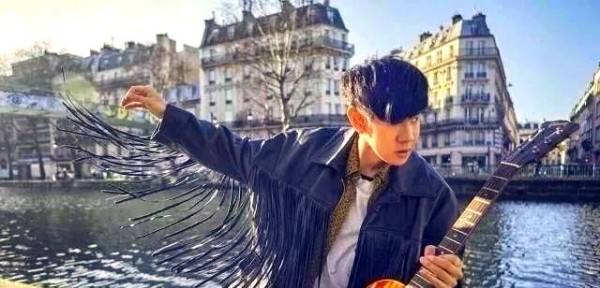 《天黑黑》：百位歌手翻唱的经典魅力