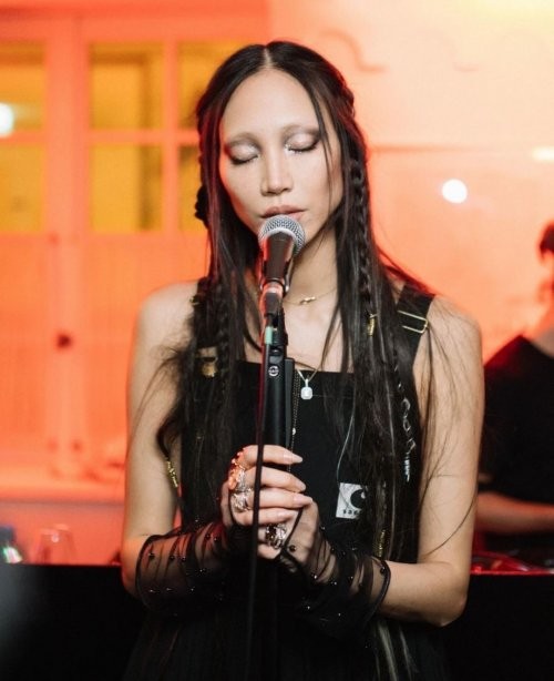 明星After Party穿搭趋势：小众珠宝吸睛时尚