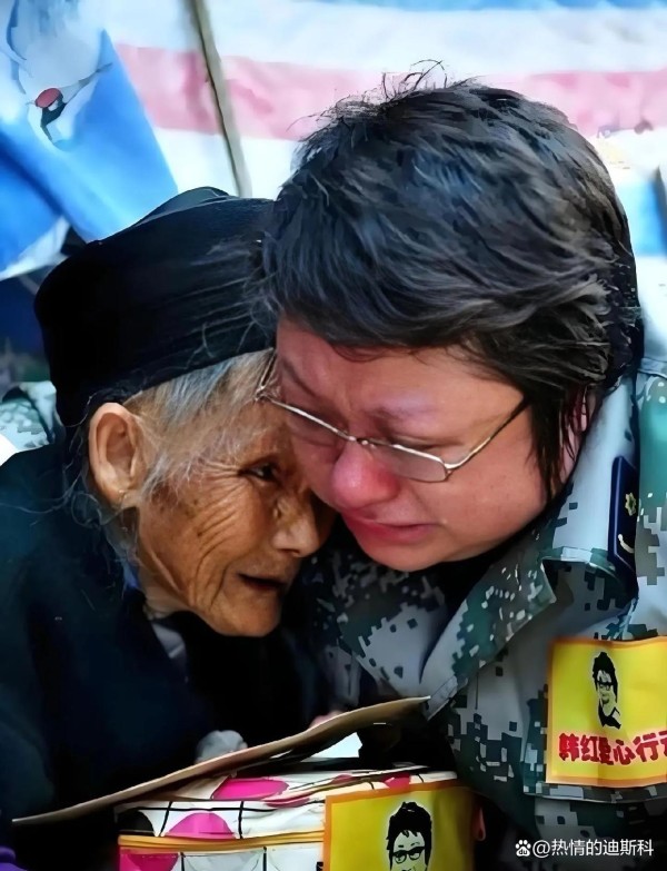 韩红3月28日再捐1000万，累计捐款21.83亿，直言快捐空自己