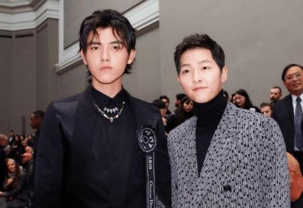 “两男同框, 必有一丑”的8张明星合影, 最后这张也太明显了吧!