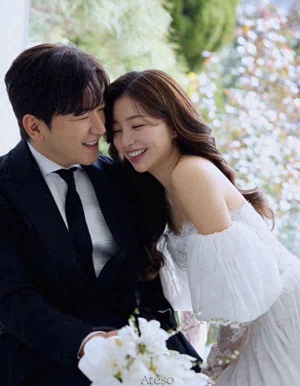 神话李玟雨婚礼现场公开，队友申彗星缺席，与其他成员已断联