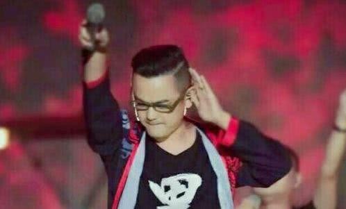 近期最受欢迎的4位古风歌手,银临第二,网友:一个都不认识!