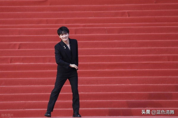 你一句周深一句，周深莫名涨粉