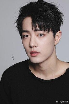 素人跨界逆袭!肖战:从流量争议到实力派,藏海传封神改写内娱评价