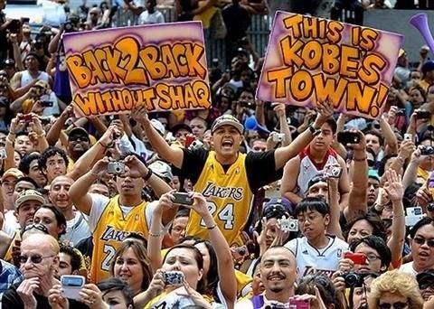 日日齐NBA:激烈竞争、明星风采和球迷狂热