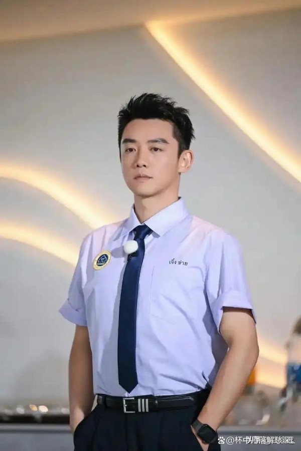 明星的玩法早已变样！早前华谊7.56亿收购浩瀚，因对赌未完成，郑恺自掏近2000万。如今《逐玉》爆红，7天播放量高达6亿