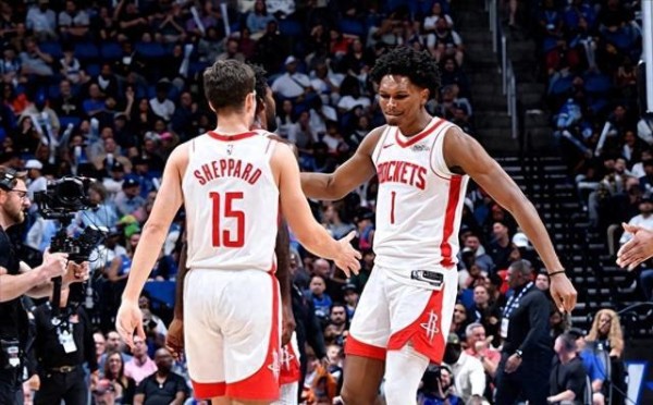 阿门·汤普森：赛场磨砺中的成长与挑战