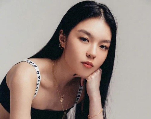 李咏女儿强势进军娱乐圈，人佛挡不住